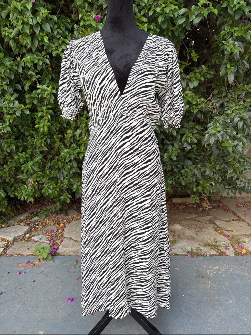 Faithfull The Brand Zebra Print Black & White Midi Dress Size 4 - Picture 5 of 12